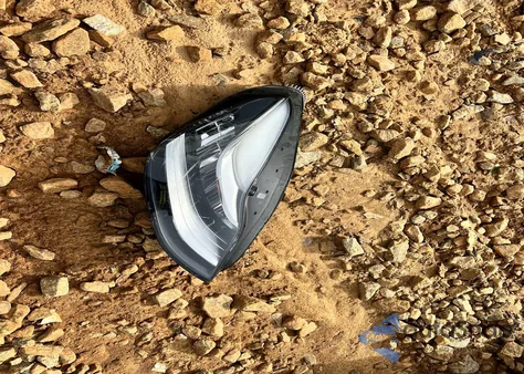 2022 Tesla Model Y z USA, uszkodzony, nr VIN 7SAYGDEE3NF573867